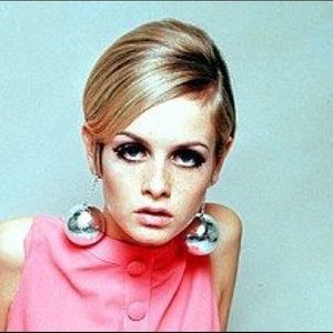 Meet your Posher, Bee